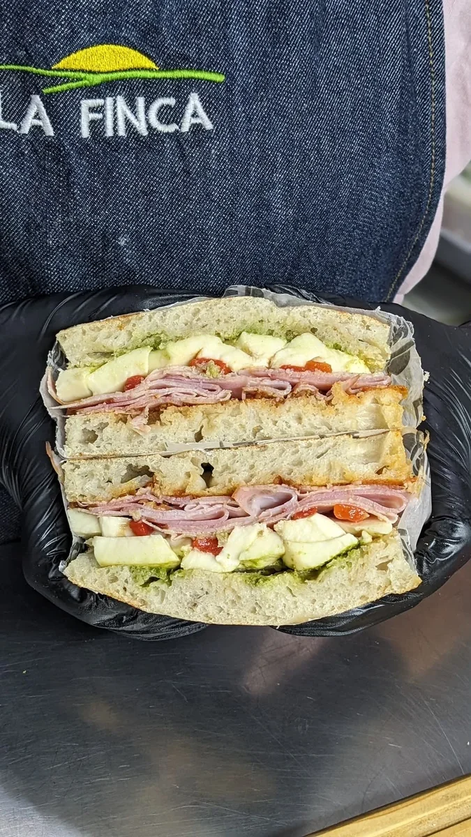CAPRESE DELLA FINCA SANDWICH GOURMET