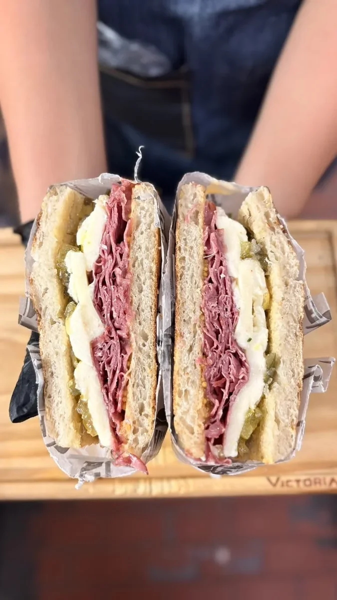 LA FINCA PASTRAMI SANDWICH GOURMET